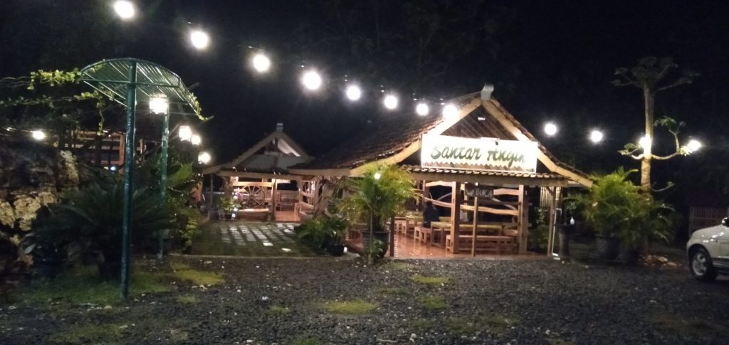 Rumah Makan di JJLS Dekat Rest Area HeHa Ocean View