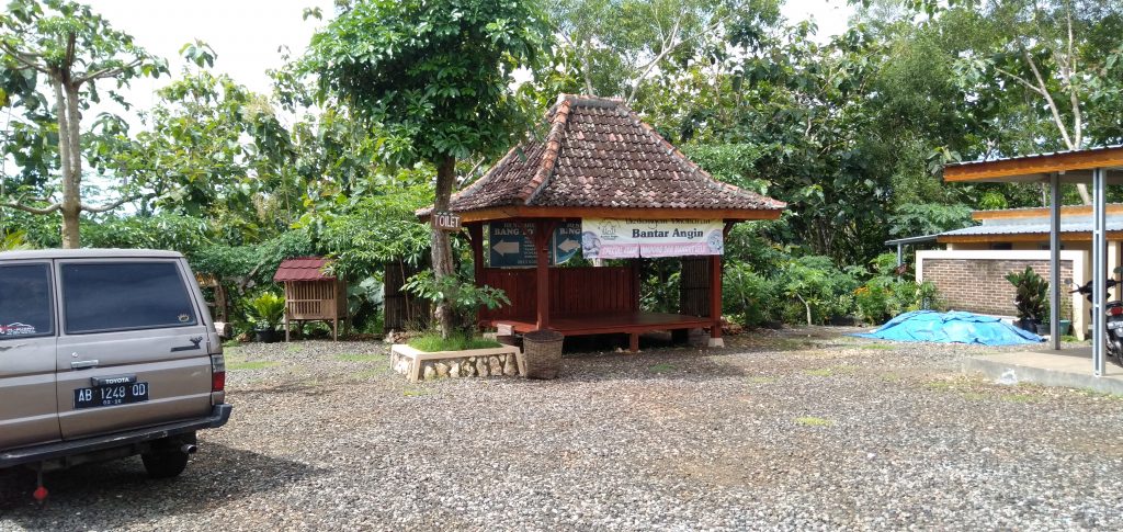Rumah Makan di JJLS Dekat Rest Area HeHa Ocean View